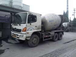 used concrete mixer Hino 500 truck mixer for sale