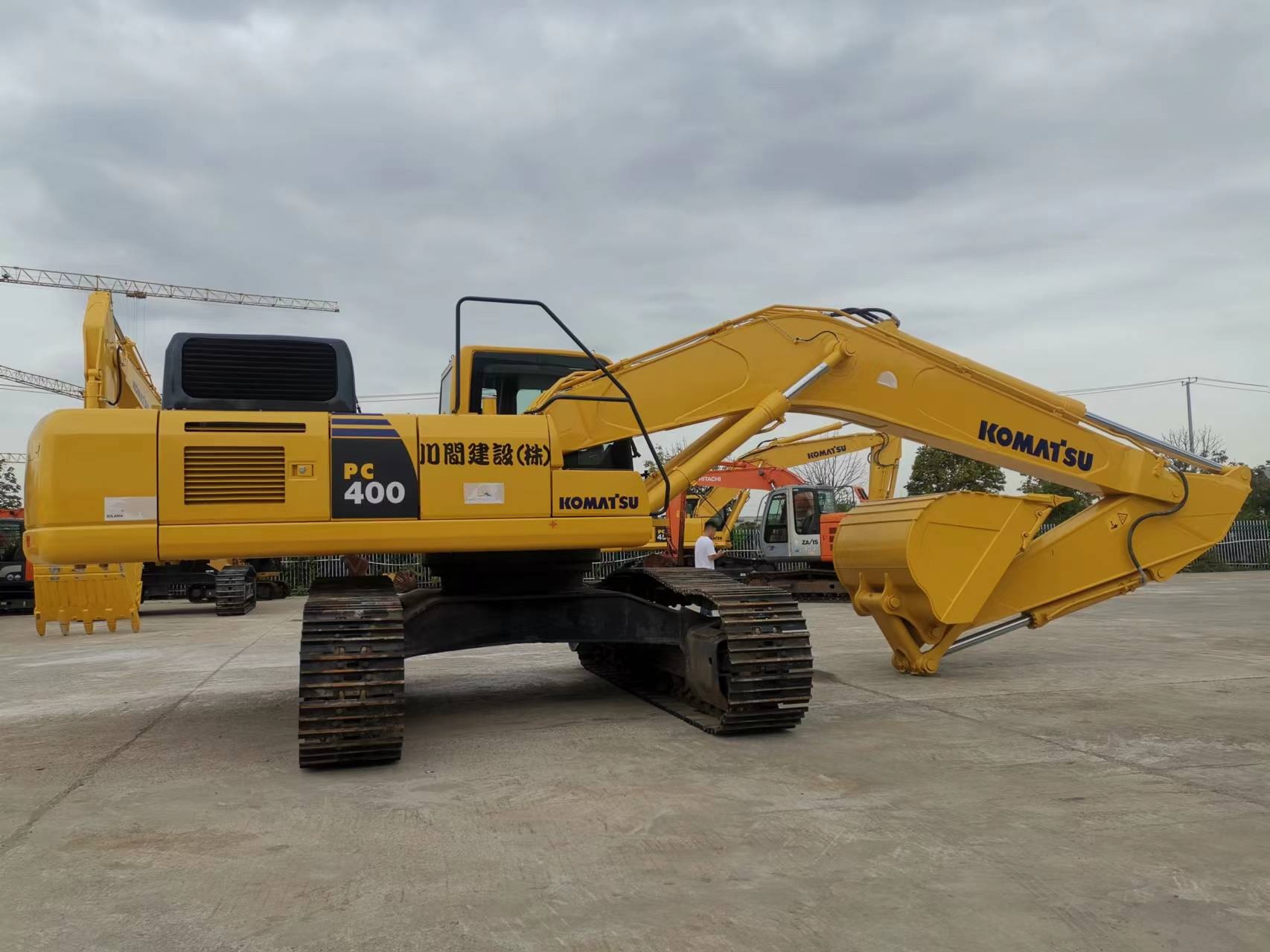 used KOMATSU PC400-8 tracked excavator for sale China to Iran