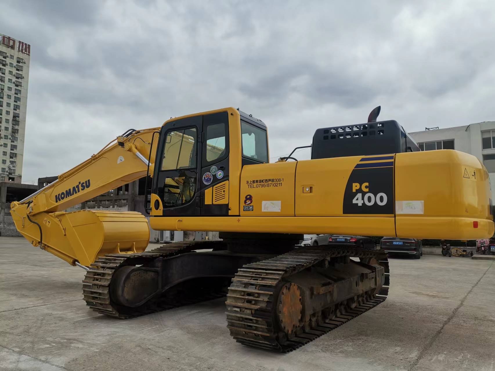 used KOMATSU PC400-8 tracked excavator for sale China to Iran