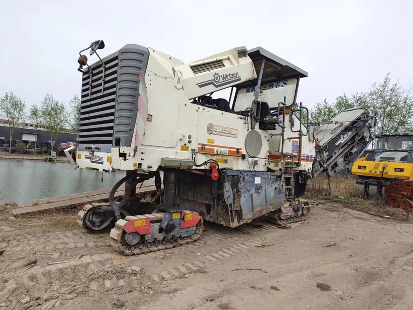 Used WIRTGEN W1900 asphalt milling machines 1.9m